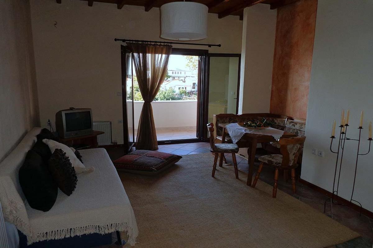 Klio Guesthouse Portaria  Exterior photo